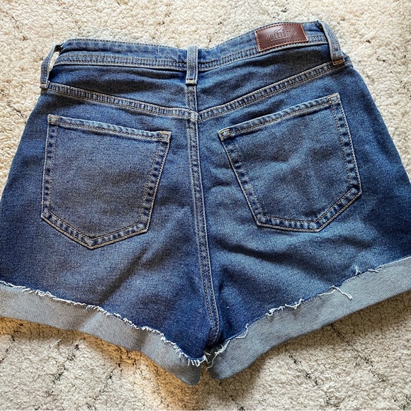 Hollister Ultra High-Rise Mom Short 3’ - size 5 / 27 US - Picture 6 of 6